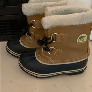 Sorel Waterproof boots Boys size:13